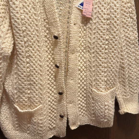 Cream hand knit in New Zealand. Beautiful condition - Picture 2 of 6